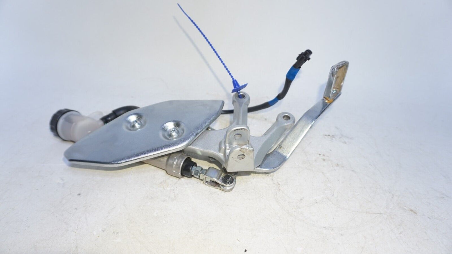 2018-2023 Yamaha R3 YZFR3 Front Right Foot Peg Mount Master Cylinder 160386 OEM