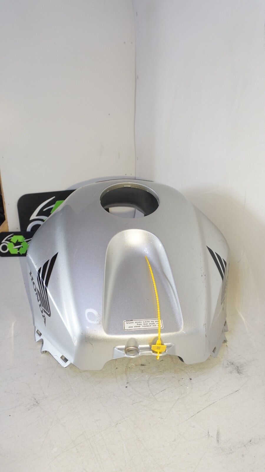 2007 - 2012 Honda CBR 600 RR FUEL TANK COVER Plastic Silver GENUINE 239320 OEM