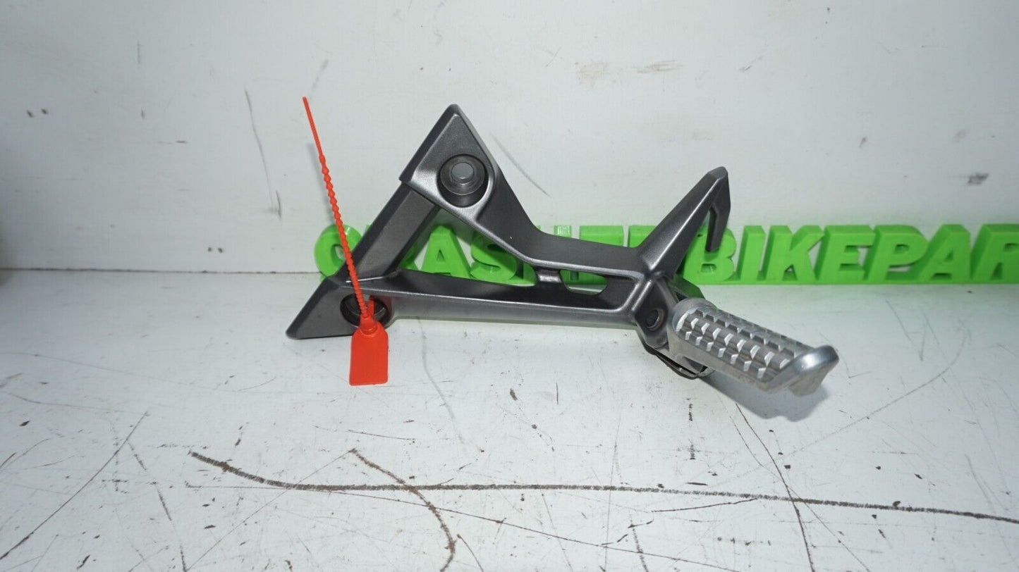 2013 - 17 KAWASAKI NINJA 300 EX300 LEFT REAR FOOT PEG 35063-0841 148895 OEM