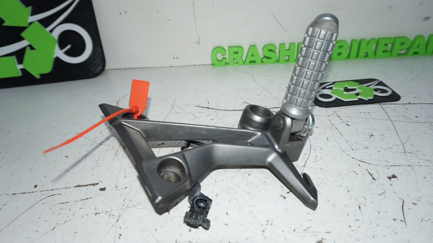 2013 - 17 KAWASAKI NINJA 300 EX300 RIGHT REAR FOOT PEG 35063-0842 148876 OEM
