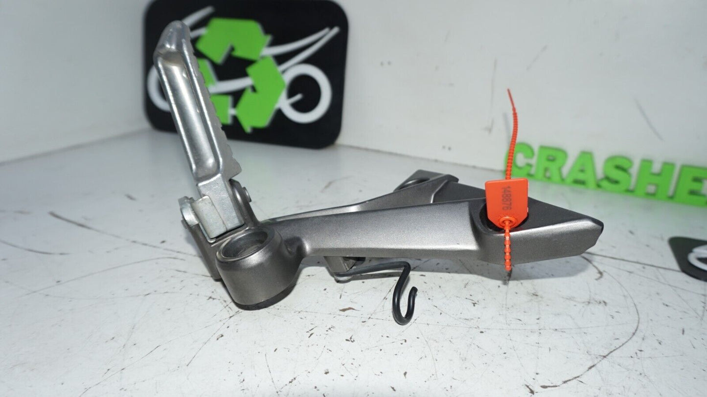 2013 - 17 KAWASAKI NINJA 300 EX300 RIGHT REAR FOOT PEG 35063-0842 148876 OEM