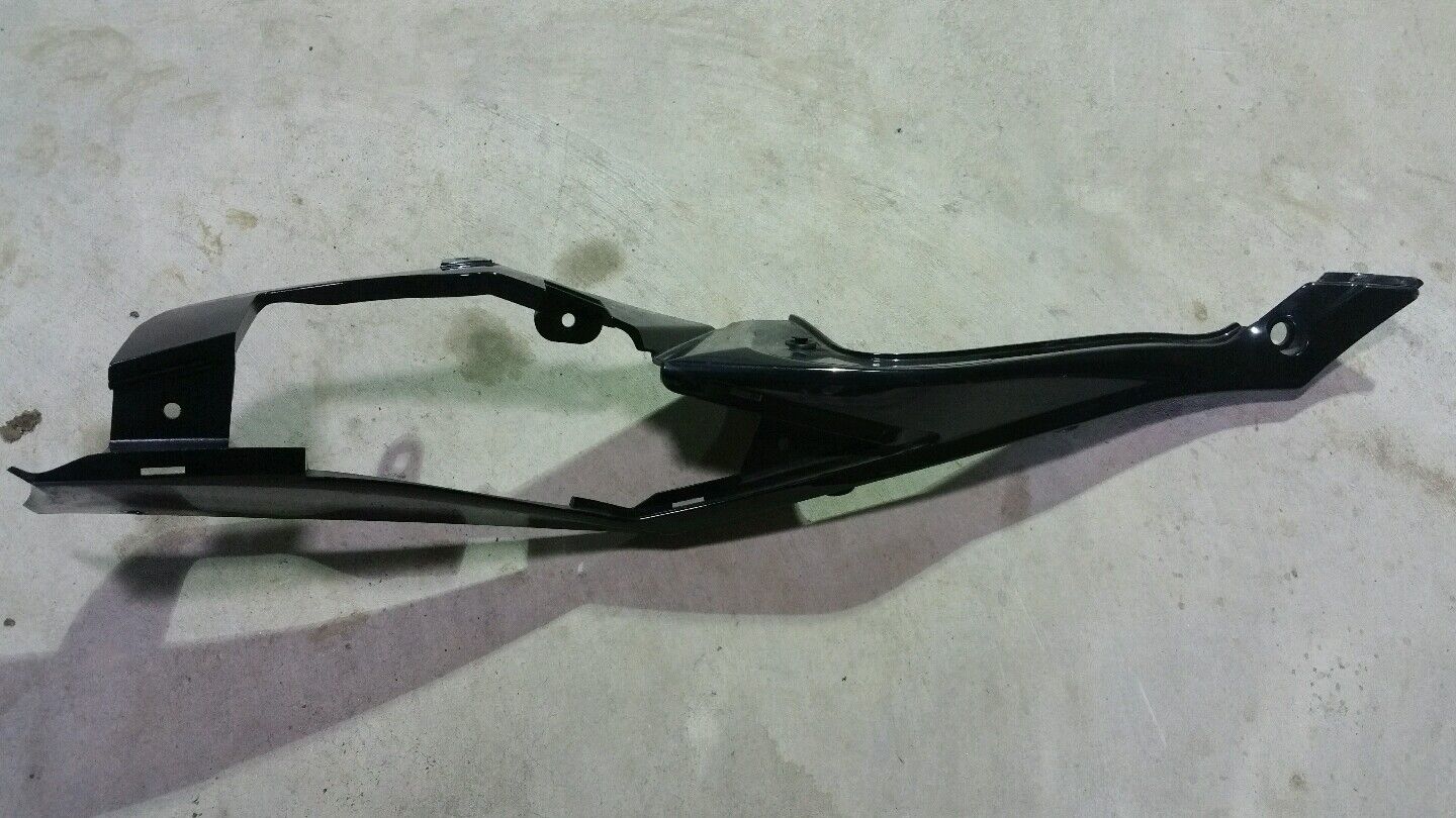 08 09 SUZUKI GSXR 600 750 RIGHT REAR BACK TAIL FAIRING PLASTIC COWL 2008 2009