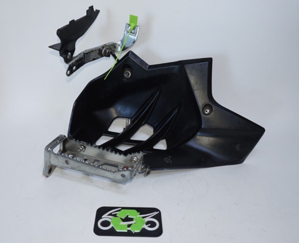 2020 09-23 YAMAHA YFZ450R LEFT FOOTREST FOOTPEG FOOT REST PEG GUARD 147377 OEM