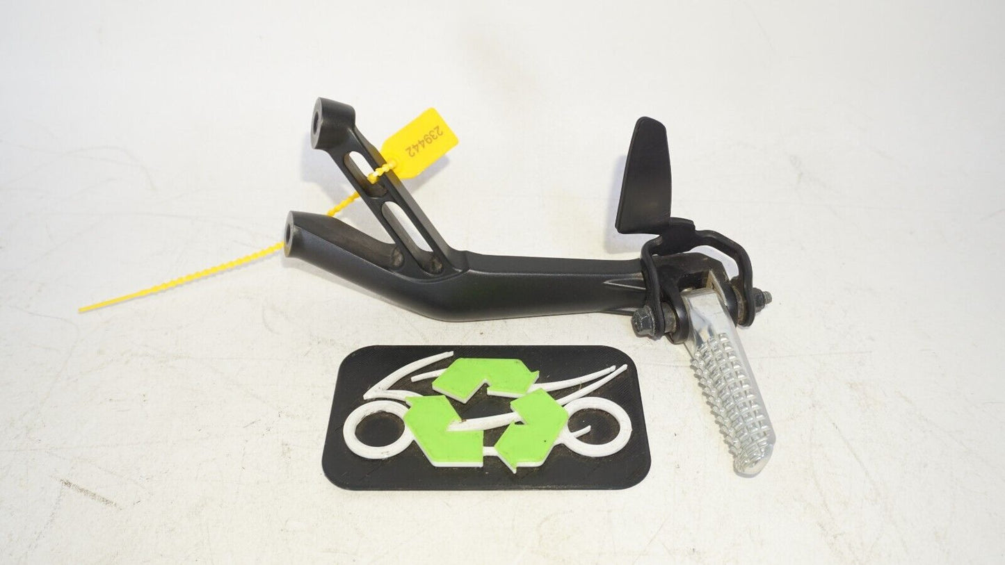 YAMAHA YZF R7 2022 2023 LEFT RIGHT PASSENGER PEG 239442 OEM