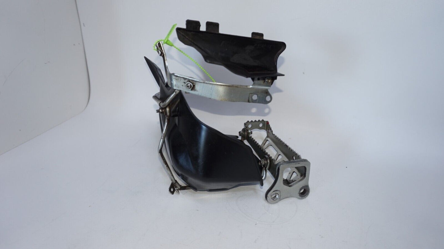 2020 09-23 YAMAHA YFZ450R LEFT FOOTREST FOOTPEG FOOT REST PEG GUARD 147377 OEM