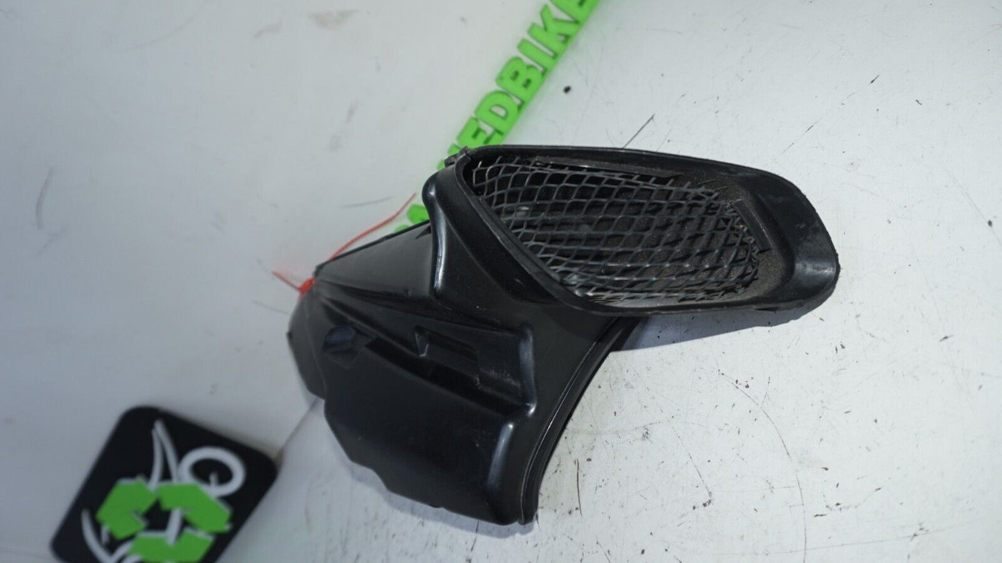 2006 2007 SUZUKI GSXR 600 750 PLASTIC RIGHT RAM AIR INTAKE TUBE DUCT 148916 OEM