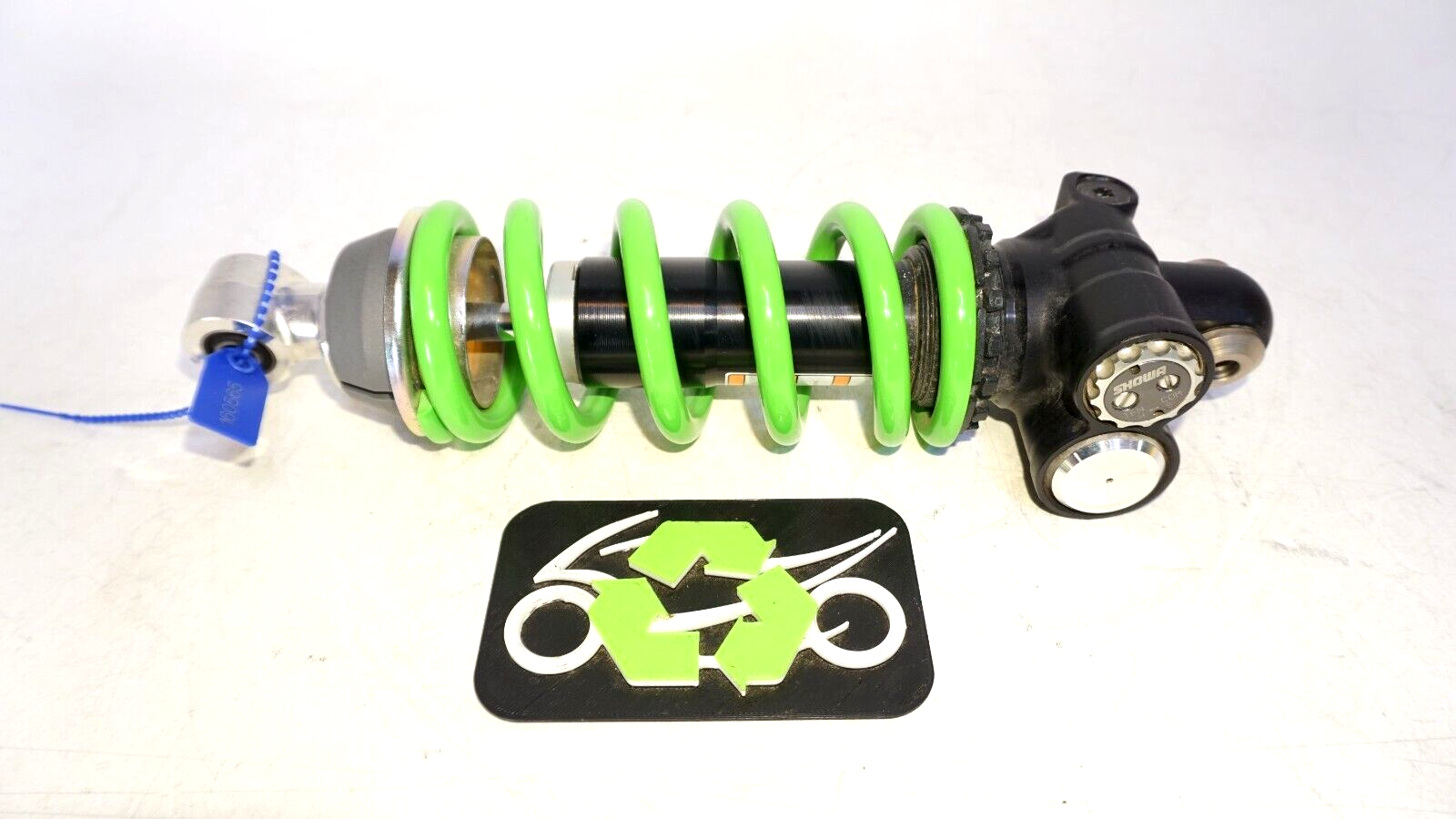 KAWASAKI NINJA ZX4RR SHOWA REAR SHOCK ABSORBER 2,100 Miles 160565 OEM –  CrashedBikeParts