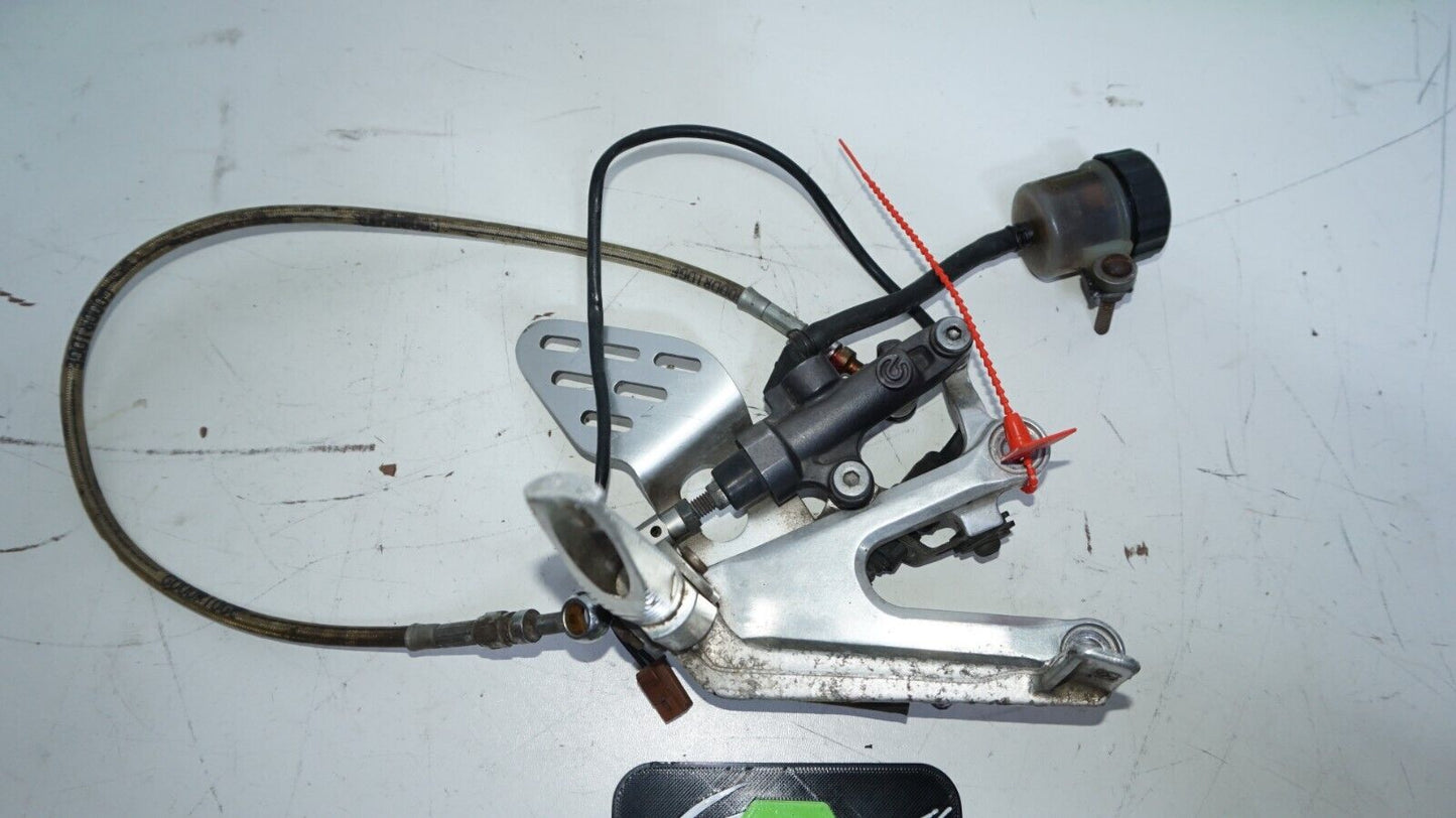 2005 03-05 Yamaha YZFR6 R6 Right Foot Rest Brake Pedal Peg Switch 148205 OEM