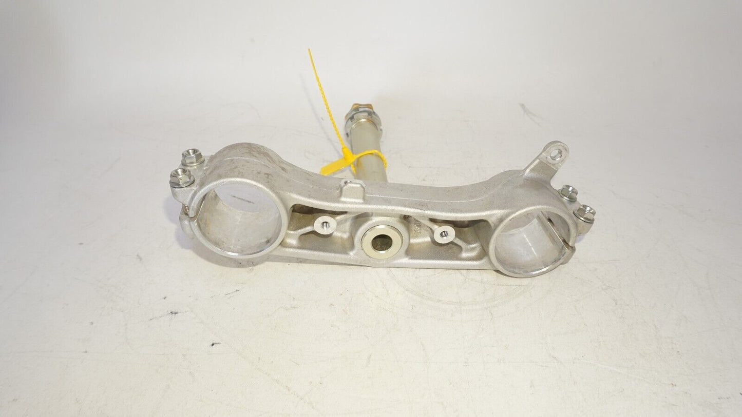 2023 17-23 SUZUKI GSXR 1000 FRONT FORKS CLAMP LOWER TRIPLE TREE STEM 239424 OEM