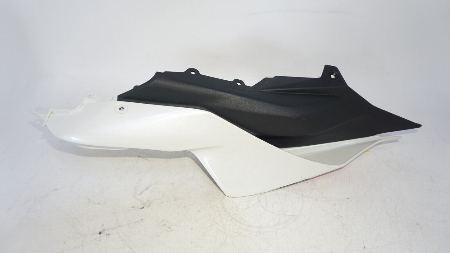 YAMAHA YZF R7 LEFT SIDE TAIL FAIRING (BEB-21741-00) Moto GP 60th Ann 239373 OEM
