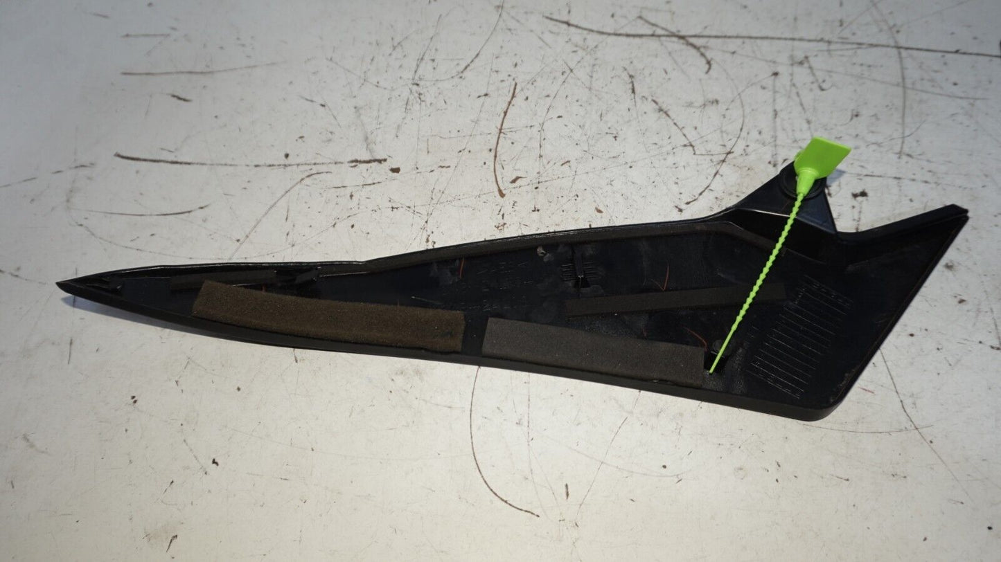 Yamaha 09-10 YZF R1 YZF-R1 RH Tank Side Cover Assembly 14B-24108 147691 OEM