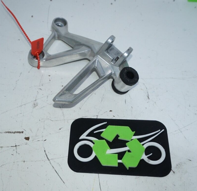2016-21 Honda Cbr500r Cbr 500r Right Rear Back Passenger Peg Mount 148423 OEM