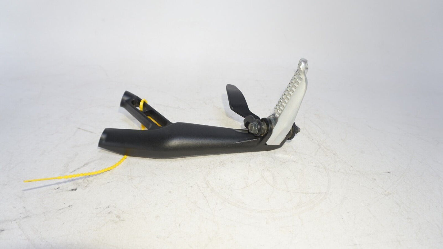 YAMAHA YZF R7 2022 2023 LEFT RIGHT PASSENGER PEG 239442 OEM