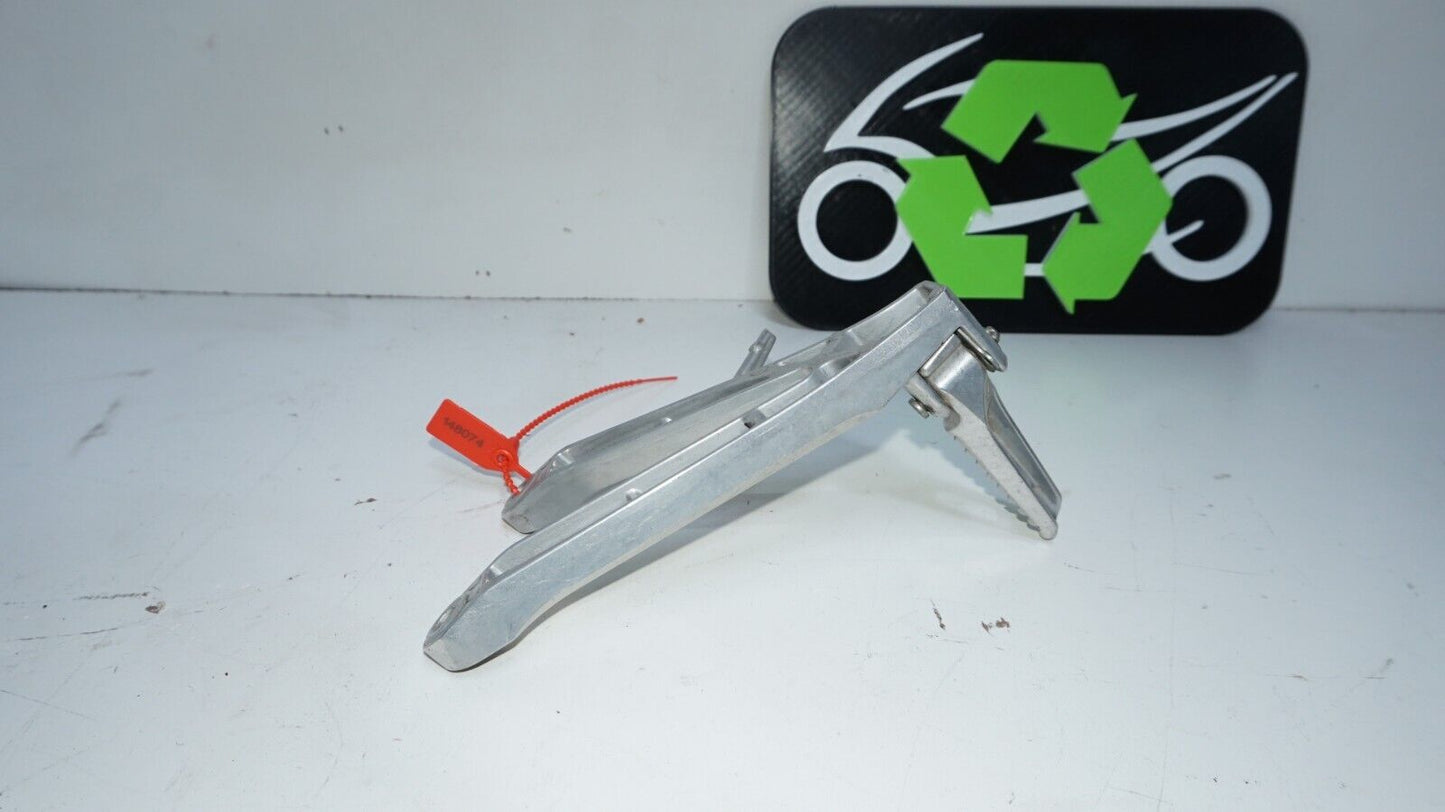 2005-2006 Honda CBR 600 CBR600RR Right Rear Back Passenger Peg Bracket 148074