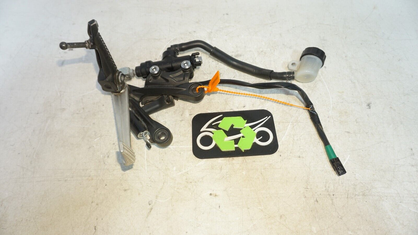 Kawasaki ZX6R 19 20 21 22 23 24 Right Rearset Foot peg Brake Master 254963 OEM