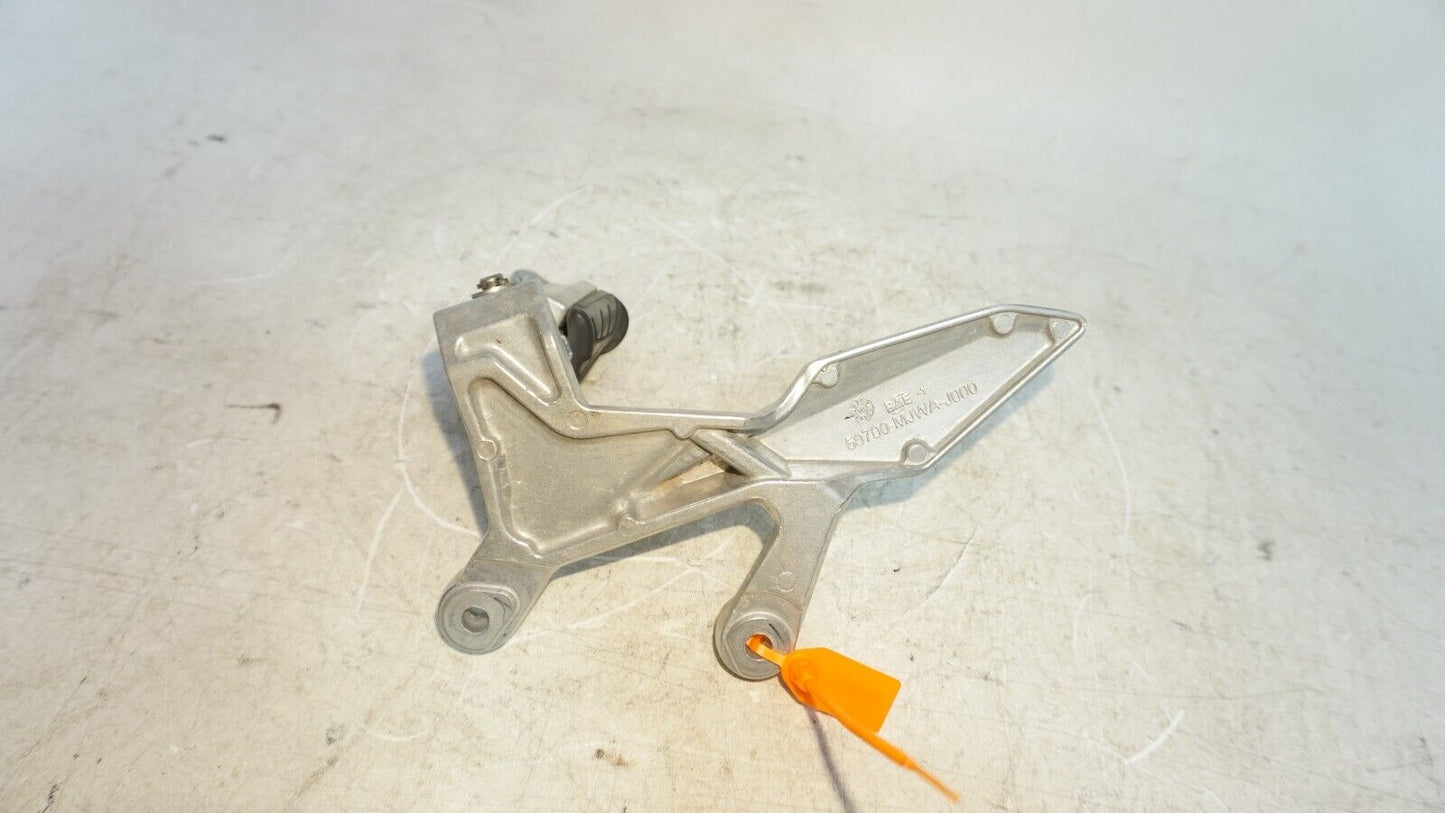 2016 - 2020 HONDA CBR500R LEFT REARSET REAR SET DRIVER FOOT PEG 254823 OEM