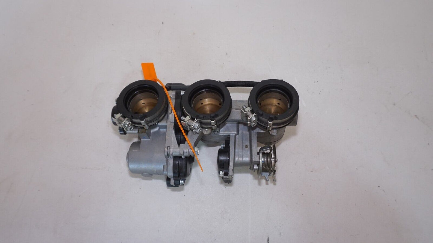 2015 14-16 YAMAHA FZ09 MAIN FUEL INJECTORS THROTTLE BODIES BODY TPS 254085 OEM