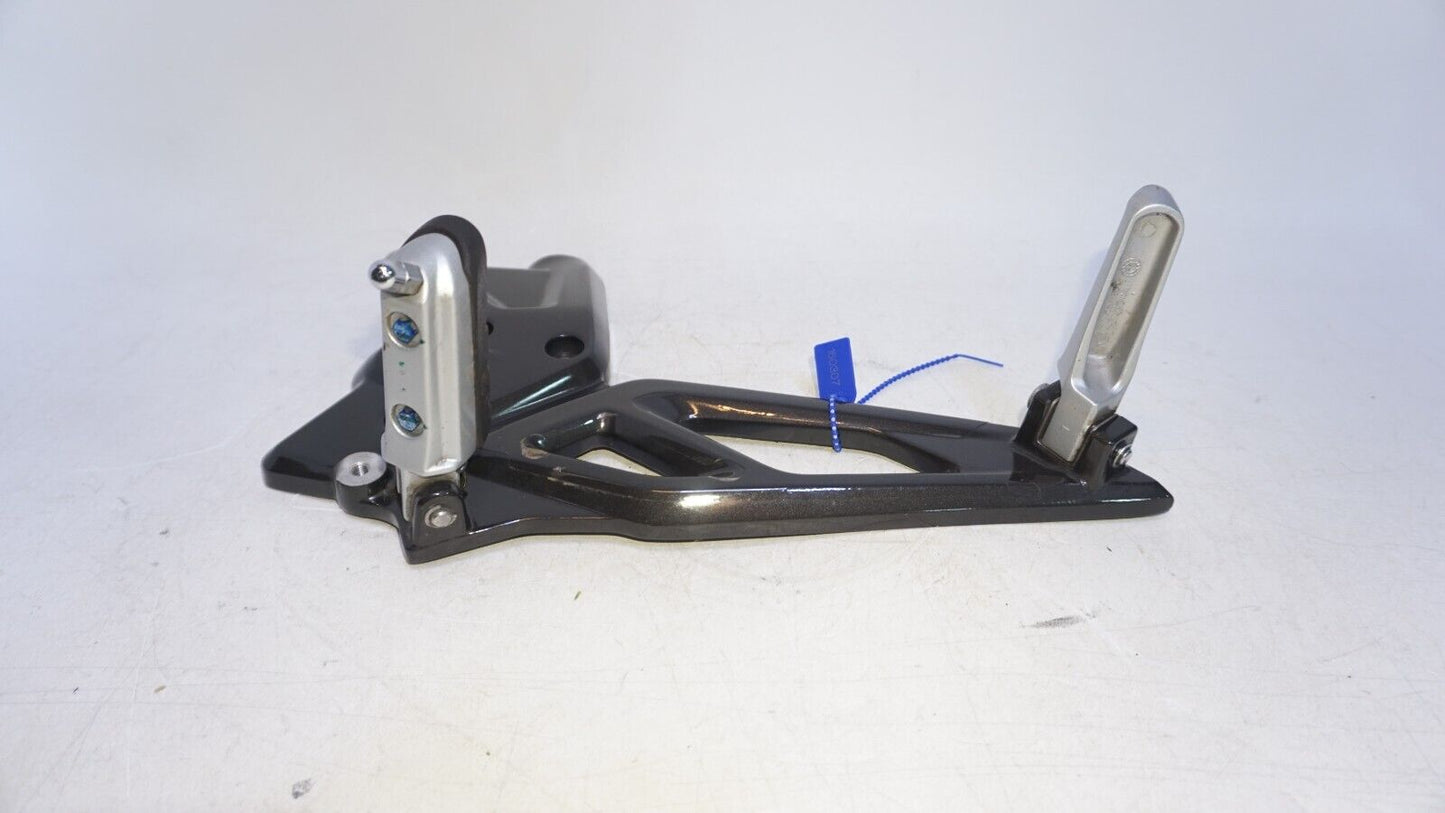 2022 BMW G310R 16-22 OEM FRONT LEFT FOOT PEG BRACKET 160307 OEM