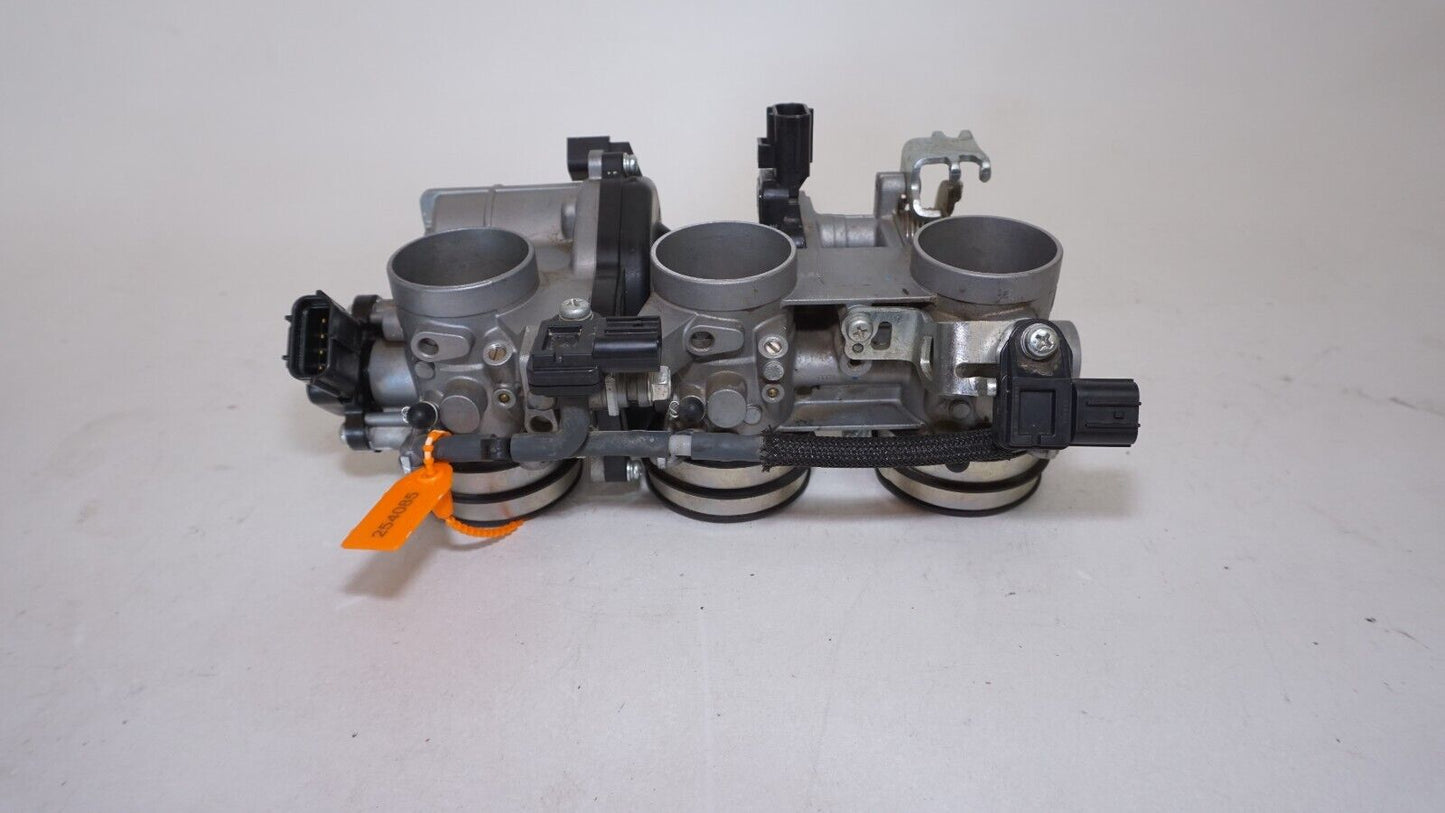 2015 14-16 YAMAHA FZ09 MAIN FUEL INJECTORS THROTTLE BODIES BODY TPS 254085 OEM