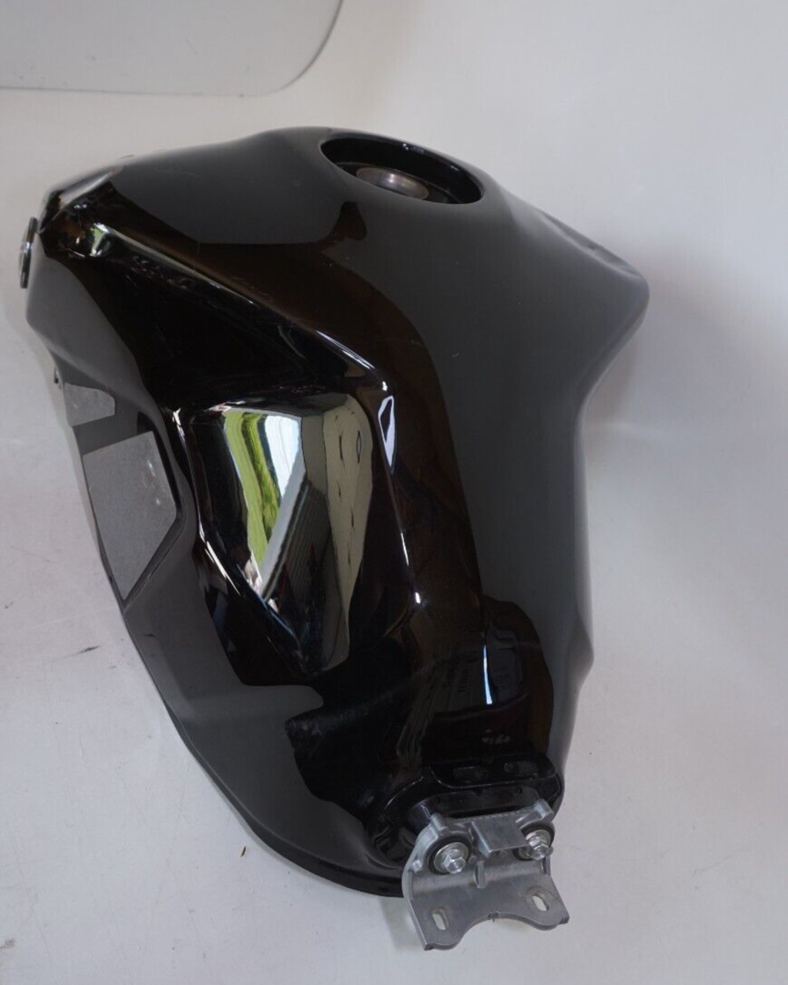 2015 14-16 Yamaha FZ09 FZ-09 GAS FUEL TANK DENTED NO LEAKS BLACK 254077 OEM