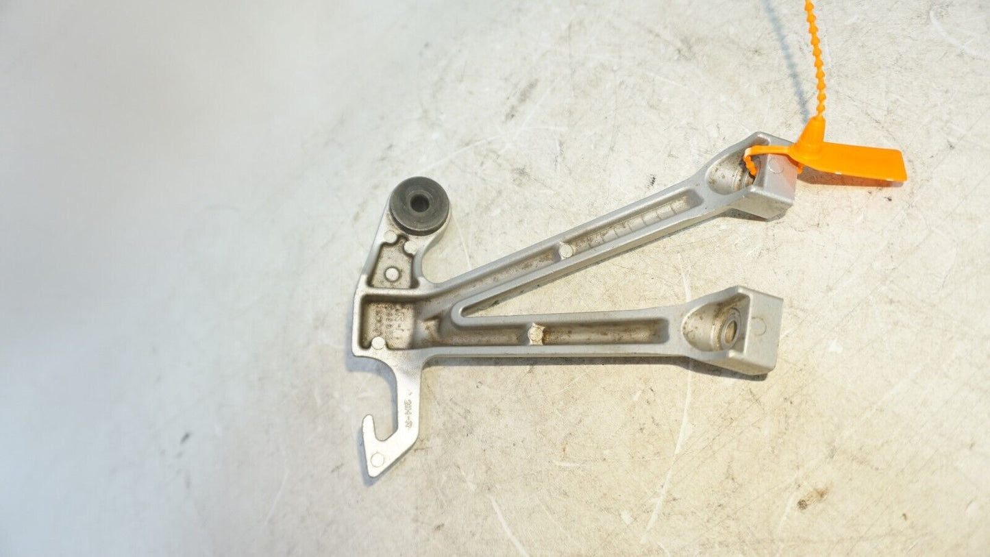 GSXR 600 750 RIGHT REAR FOOT PEG BRACKET ONLY 2008 - 2009 254971 OEM