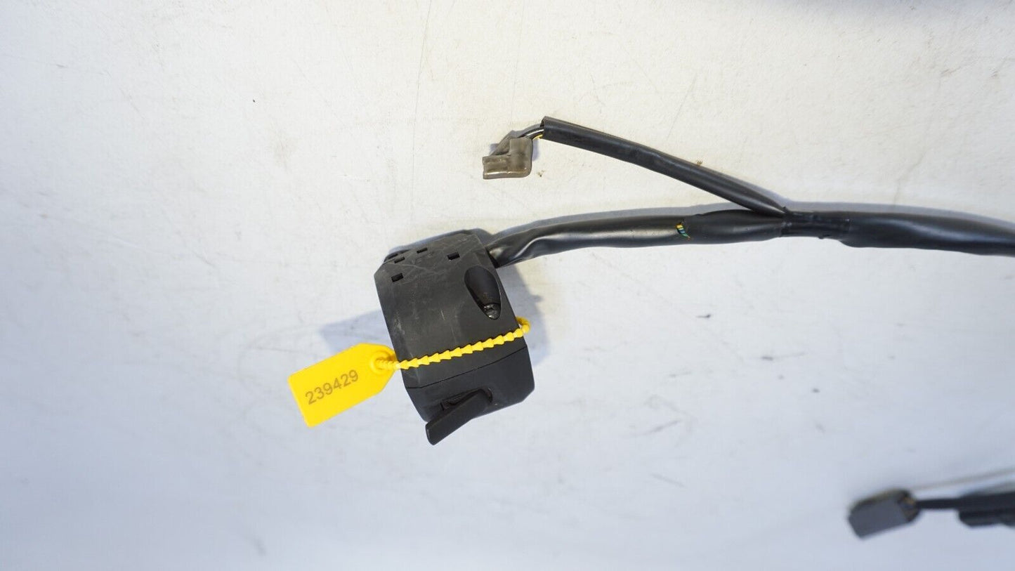 2023 17-23 SUZUKI GSXR 1000 OEM LEFT CLIP ON MODE SWITCH TURN HORN 239429 OEM