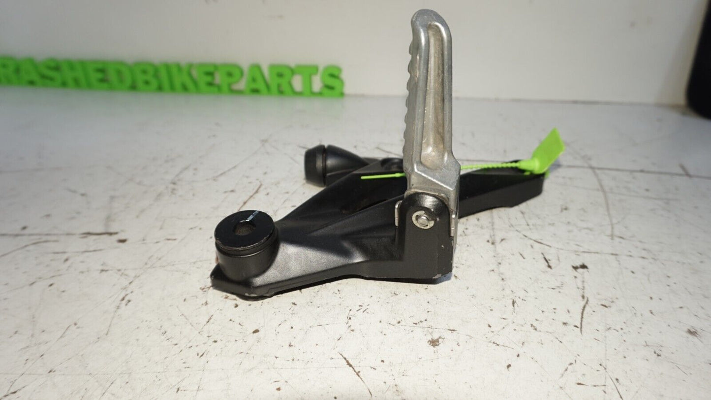 2006 - 2011 Ninja ZX14 ZX-14 Rear Right Passenger Peg Bracket 147774 OEM