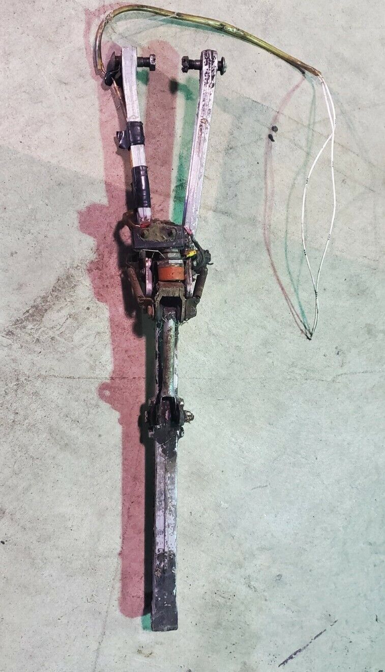 Piper PA-23 Aztec Nose Landing Gear Upper Drag Link 16196-00 16196-000