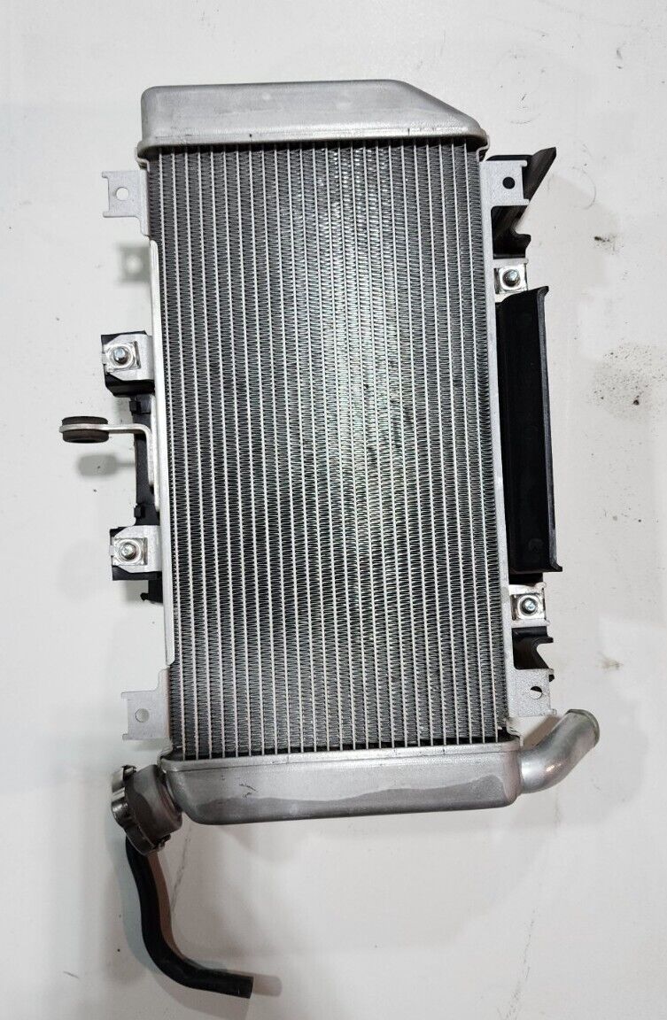 18-21 KAWASAKI NINJA 400 EX400 ENGINE RADIATOR  RADIATOR  148059- only 71 miles!