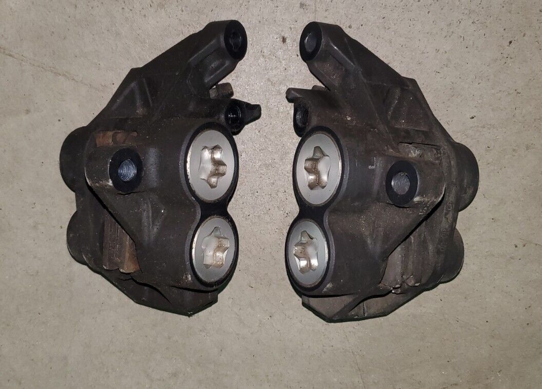 2016 15-17 Yamaha FZ07 FZ7 OEM Front Brake Calipers Pair