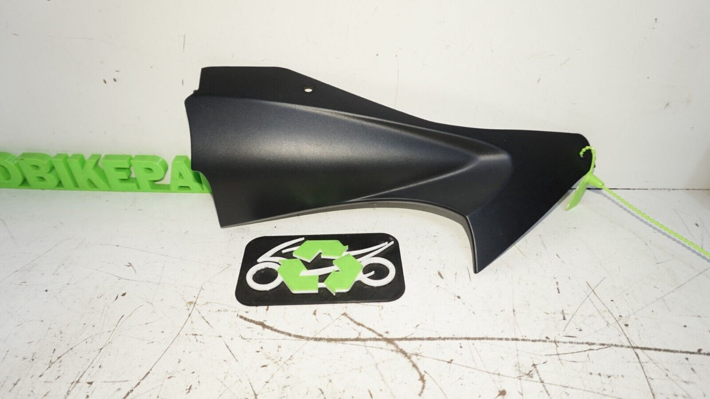 2006 07 Yamaha R6 YZFR6 Right Side Panel Cowl Fairing 2C0-2837M-00  147729 OEM