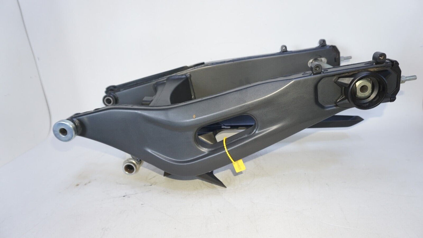 2022 2023 YAMAHA YZF R7 OEM REAR SWINGARM BACK SUSPENSION SWING ARM 239483 OEM