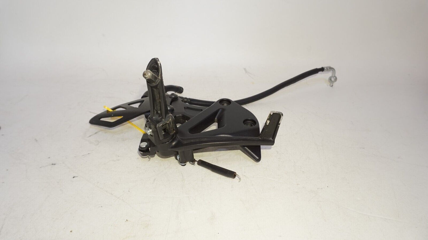 2023 17-23 SUZUKI GSXR 1000 RIGHT REARSET BRAKE MASTER CYLINDER PEG 239435 OEM