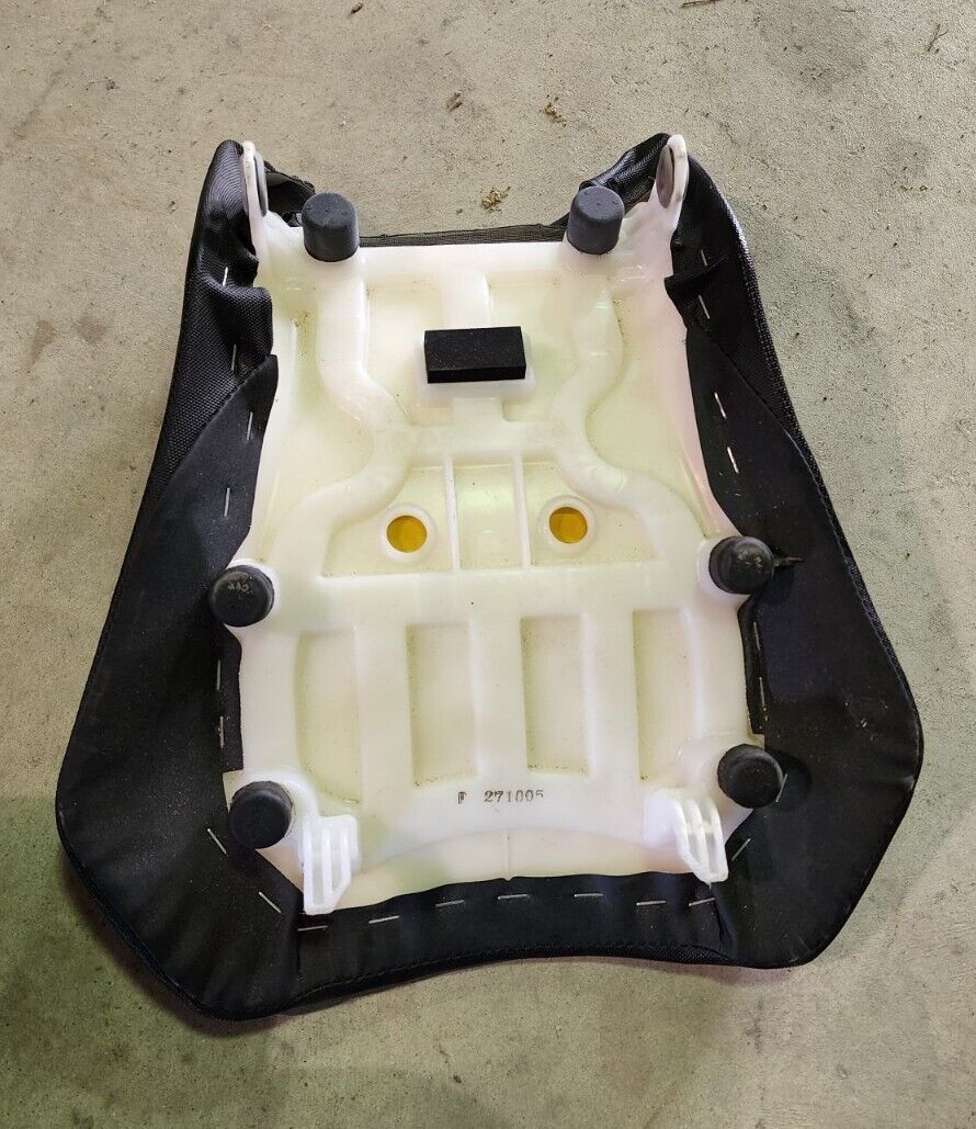 11-22 Suzuki GSXR 600 750 FRONT DRIVERS DRIVER SEAT TANDEM SEAT SADDLE OEM