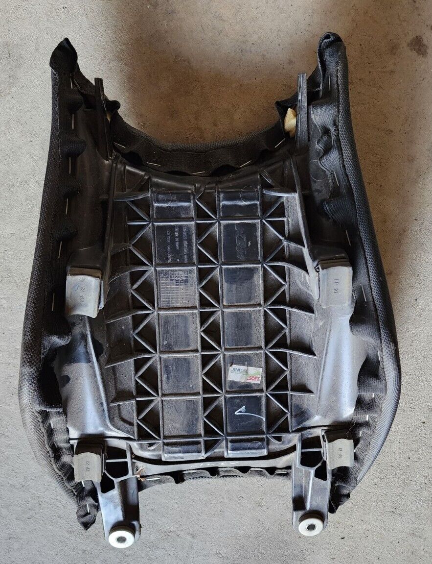 OEM KTM 390 Duke seat 2014-2016 No rips OEM