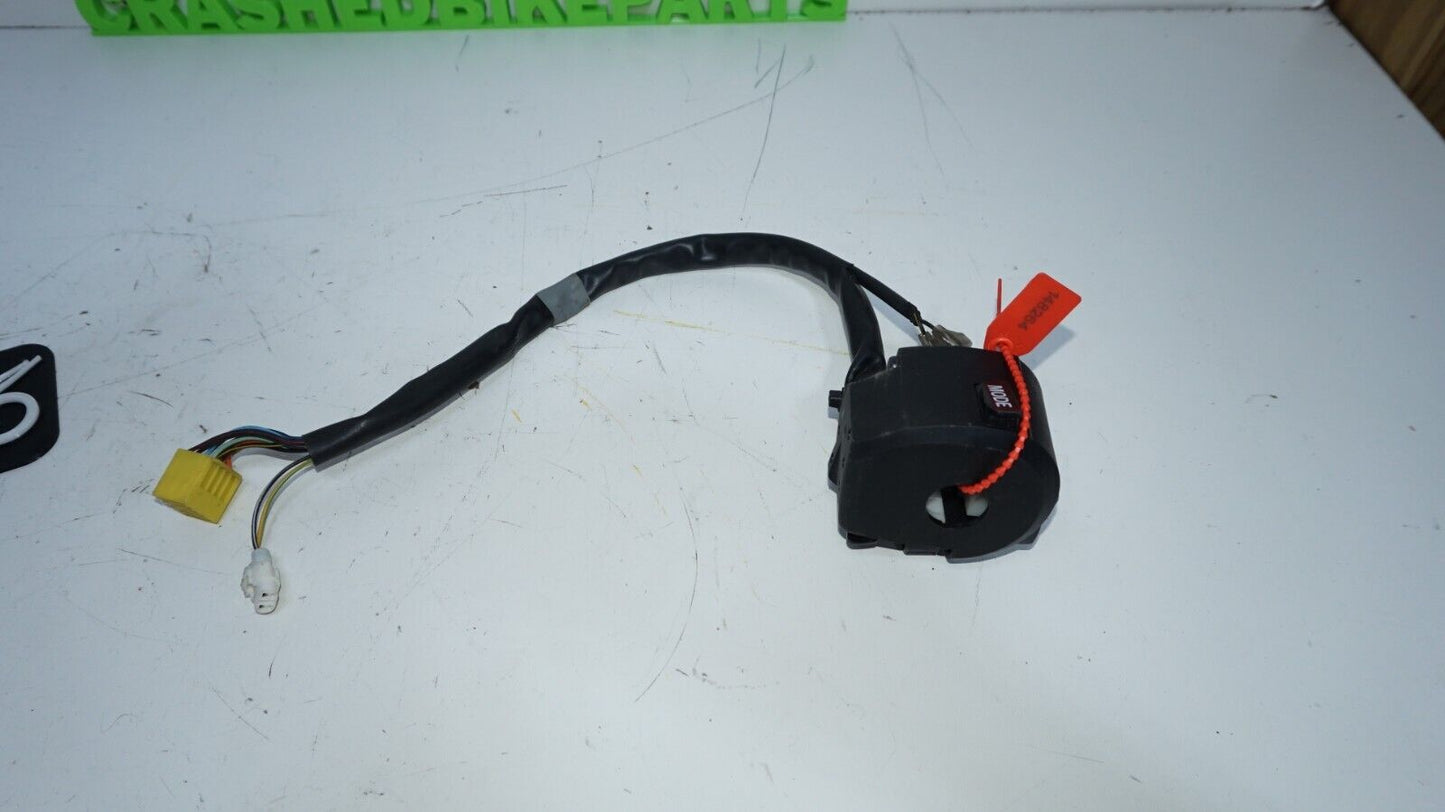 Suzuki 2011-2022 GSXR600 GSXR750  Left Turn Signal Mode Light Switch 148264 OEM