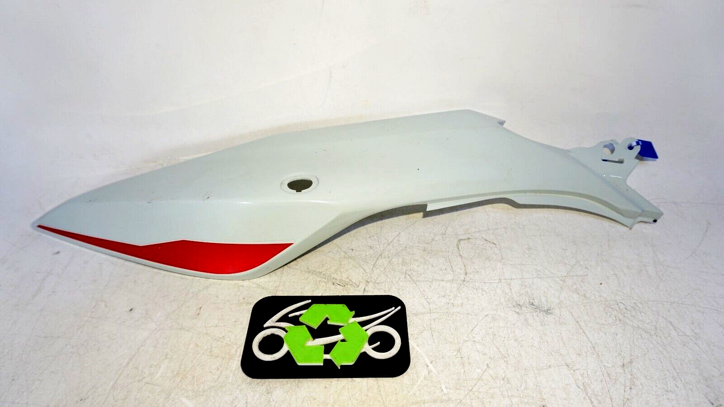 2023 KAWASAKI NINJA 400 Z400 LEFT REAR BACK TAIL FAIRING COWL SHROUD 160934 OEM