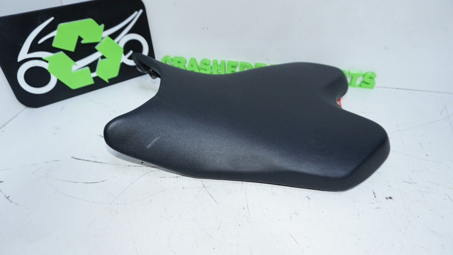 2008-2016 YAMAHA YZF R6 R6R OEM FRONT DRIVERS SEAT PAD SADDLE 148490 OEM