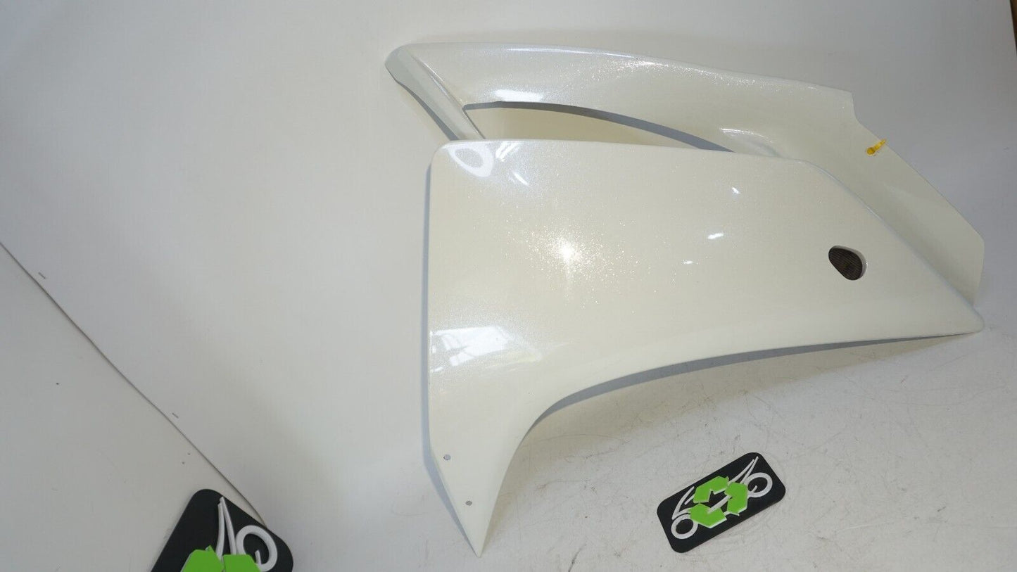 2007 - 2008 Yamaha R1 YZFR1 RIGHT Mid Fairing 4C8-2835U-00 White 239505 OEM