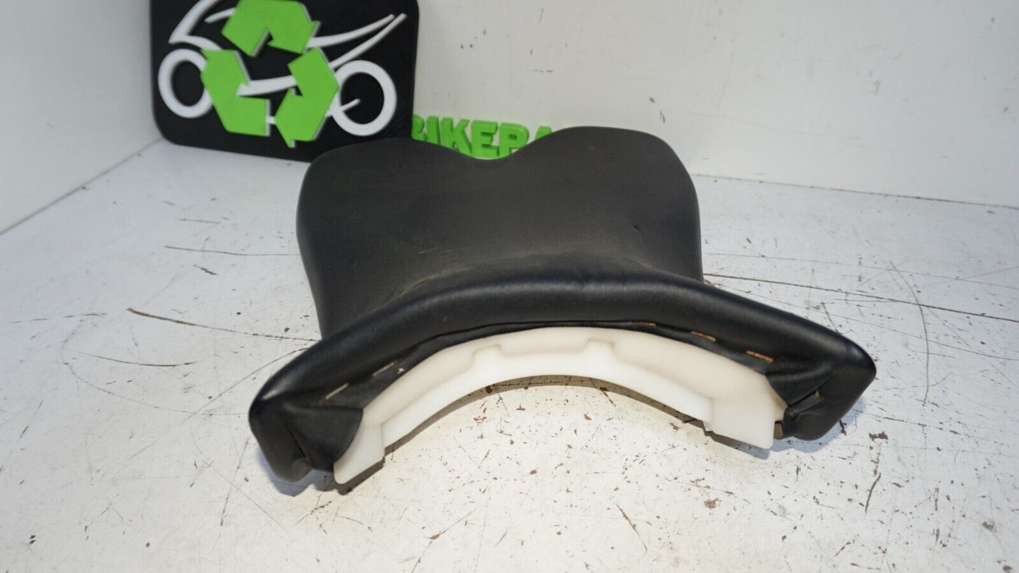 2009 - 14 Yamaha yzf R1 FRONT DRIVERS SEAT PAD SADDLE 14B-24710-00-00 147817 OEM