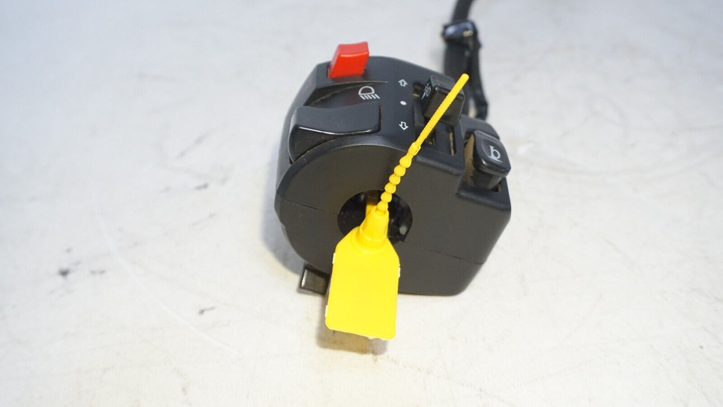 CFMoto CF-Moto PAPIO Light LEFT switch  TURN SIGNAL  -Only 12 Miles! 239160 OEM