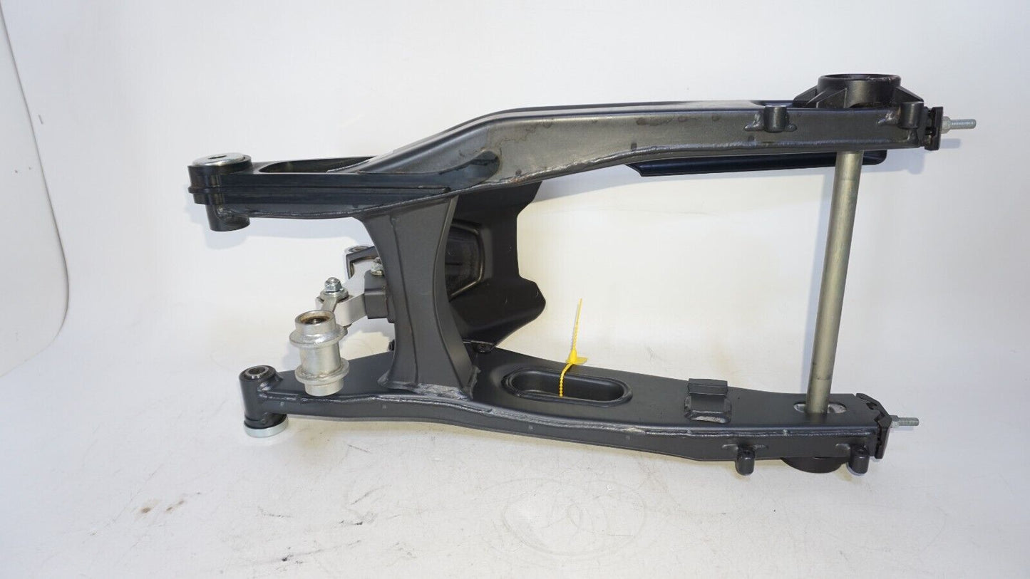 2022 2023 YAMAHA YZF R7 OEM REAR SWINGARM BACK SUSPENSION SWING ARM 239483 OEM