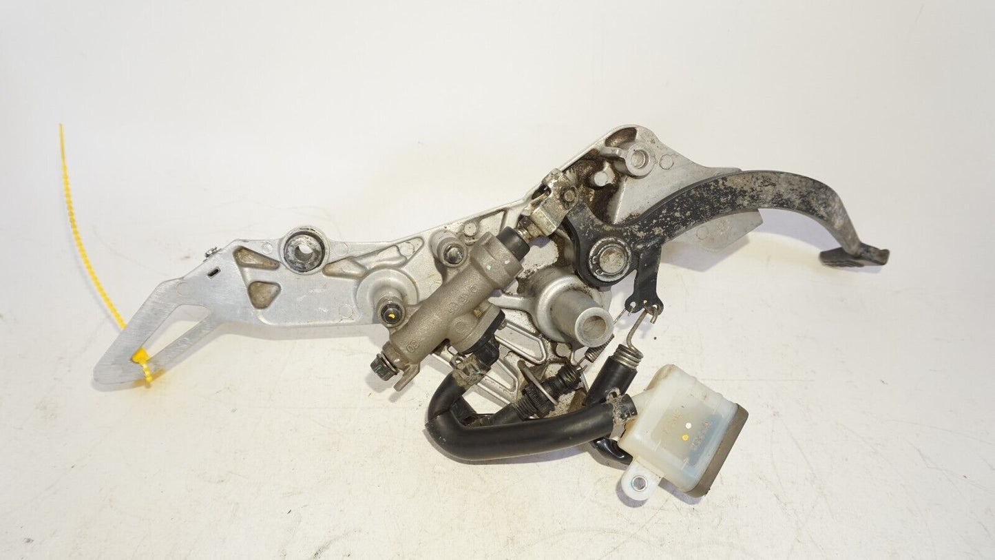 2017-2020 HONDA GROM MSX125 RIGHT REARSET FRONT REAR FOOT PEG BRACKET 239466 OEM