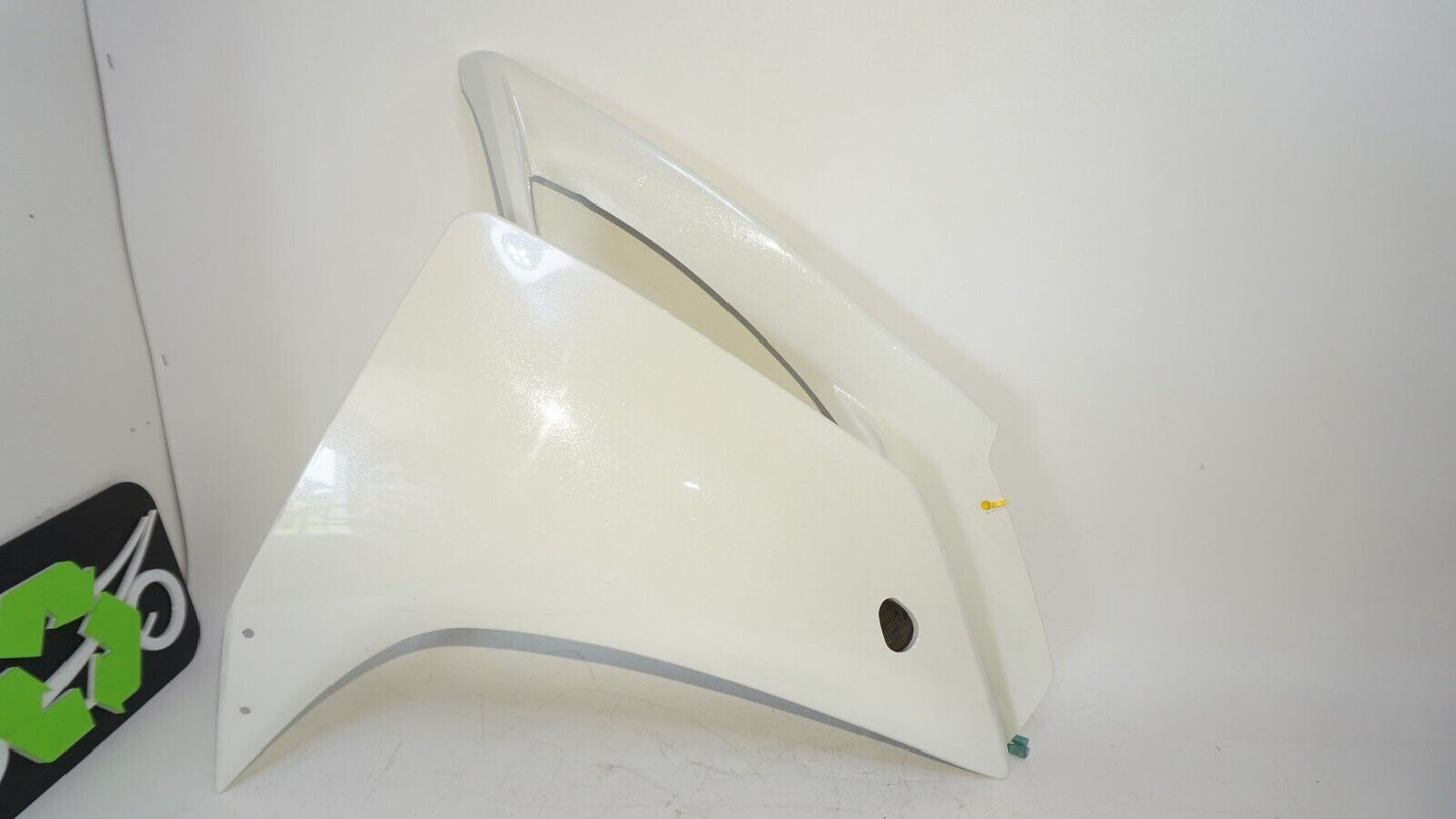 2007 - 2008 Yamaha R1 YZFR1 RIGHT Mid Fairing 4C8-2835U-00 White 239505 OEM