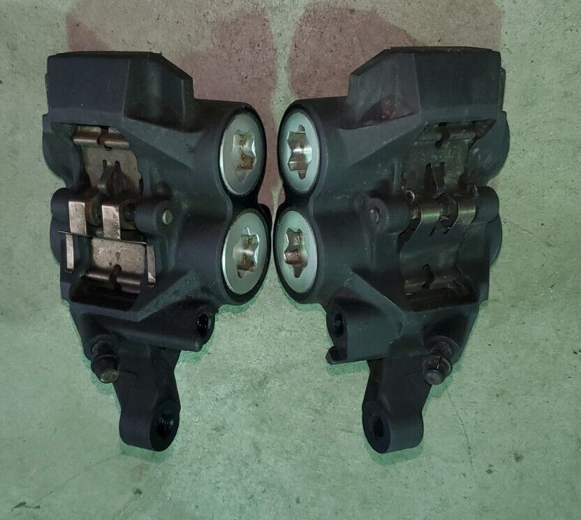 2016 15-17 Yamaha FZ07 FZ7 OEM Front Brake Calipers Pair